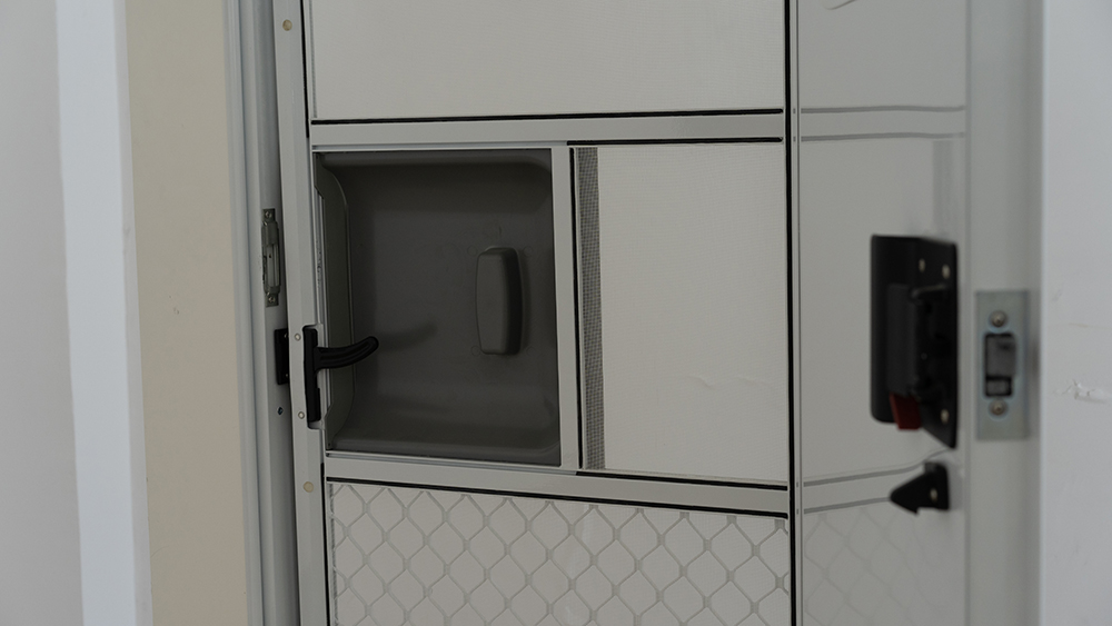 아이로 자동 안전 잠금 장치가 있는 고급 모터홈 도어  - Door Lock 리뷰 및 가격